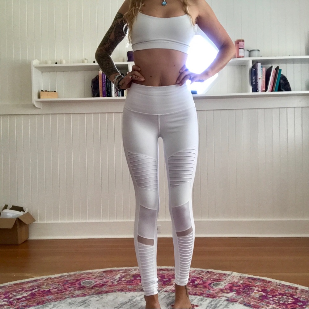 WHITE ALO YOGA HIGH WAIST MOTO LEGGINGS - Picture 2 of 8